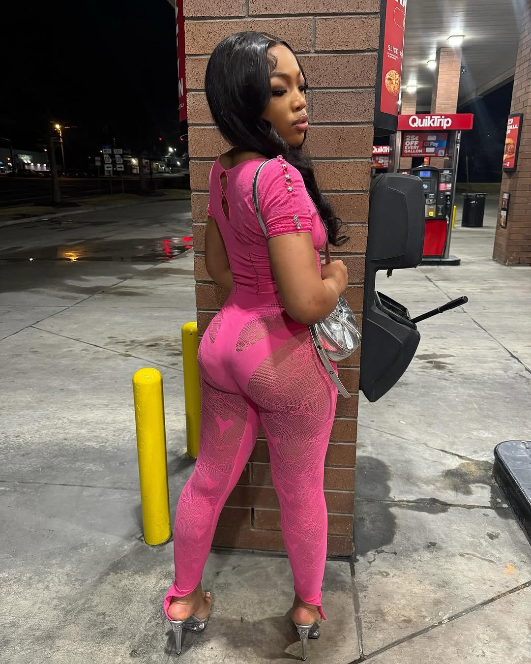 Gas Station Thots #76GTJDyf