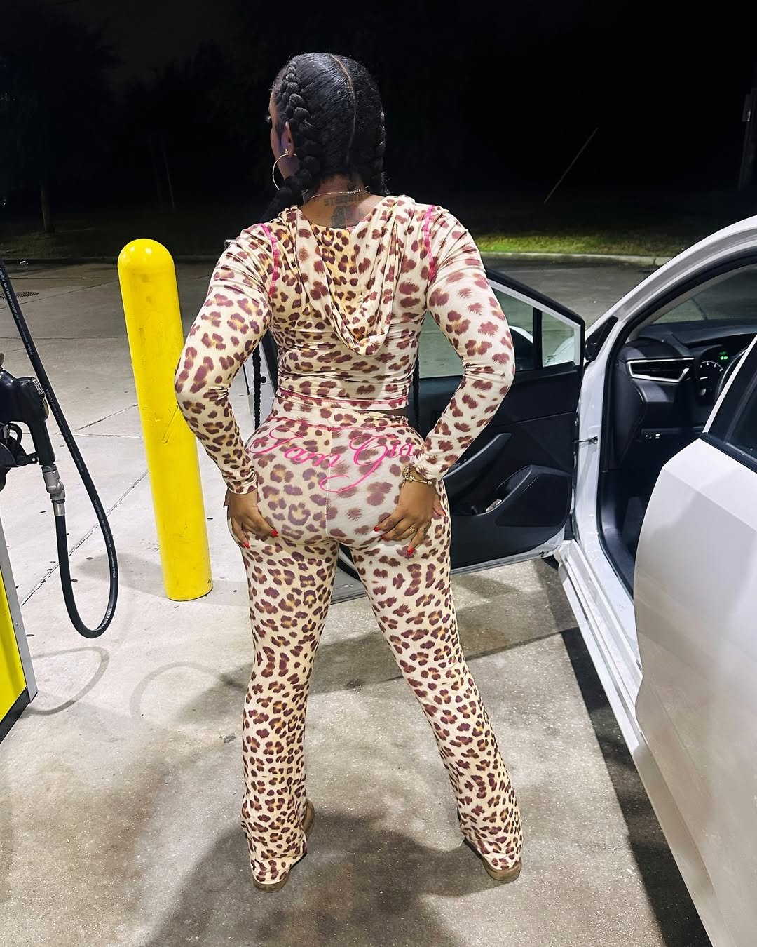 Gas Station Thots #T2cMI5oN